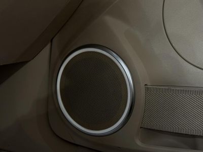 2014 Volkswagen Beetle Convertible — photo 26 view
