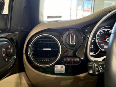 2014 Volkswagen Beetle Convertible — photo 29 view