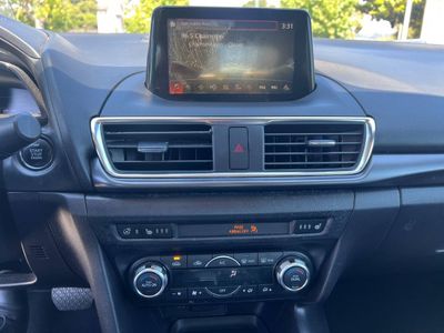 2017 Mazda MAZDA3 - Photo 11