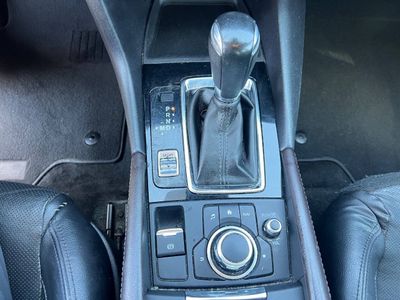 2017 Mazda MAZDA3 - Photo 12