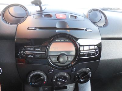 2013 Mazda MAZDA2 - Photo 18