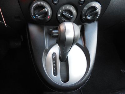 2013 Mazda MAZDA2 - Photo 19