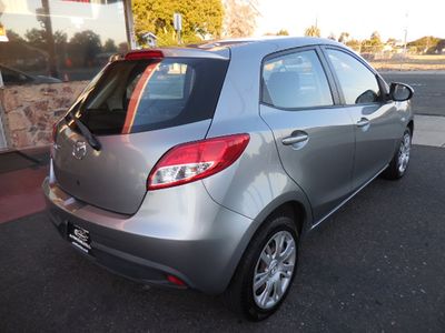2013 Mazda MAZDA2 - Photo 3