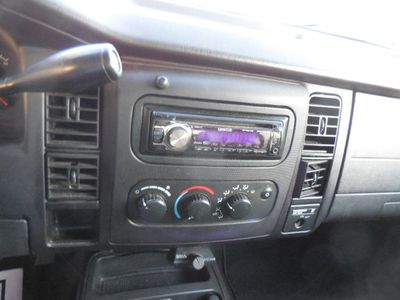 2004 Dodge Dakota — photo 17 view