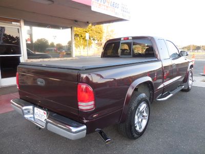 2004 Dodge Dakota — rear three-quarter view