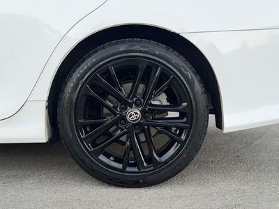 2014 Toyota Camry — photo 10 view