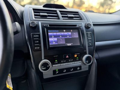 2014 Toyota Camry — photo 16 view