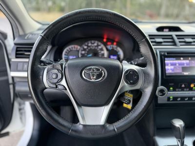 2014 Toyota Camry — photo 18 view