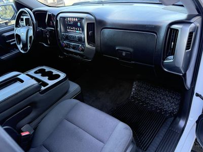 2018 Chevrolet Silverado 1500 — photo 17 view