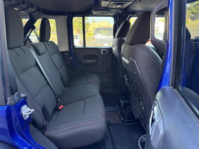 2018 Jeep Wrangler — photo 18 view