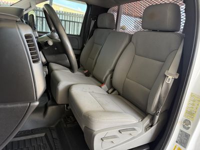 2016 Chevrolet Silverado — photo 18 view