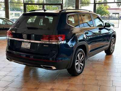 2022 Volkswagen Atlas — rear three-quarter view
