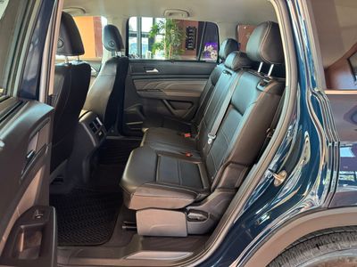 2022 Volkswagen Atlas — detail view