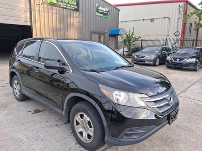 2014 Honda CR-V — rear three-quarter view