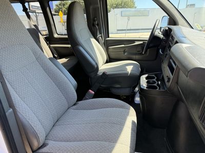 2014 Chevrolet Express 12 Passenger — photo 16 view