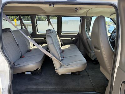 2014 Chevrolet Express 12 Passenger — photo 17 view