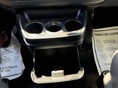 2014 Chevrolet Express 12 Passenger — photo 26 view