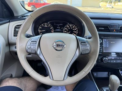 2015 Nissan Altima — photo 18 view