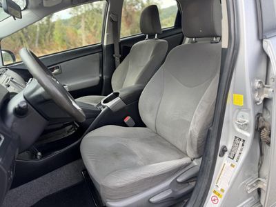 2015 Toyota Prius — photo 13 view
