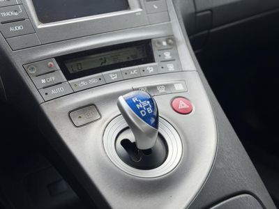 2015 Toyota Prius — photo 17 view
