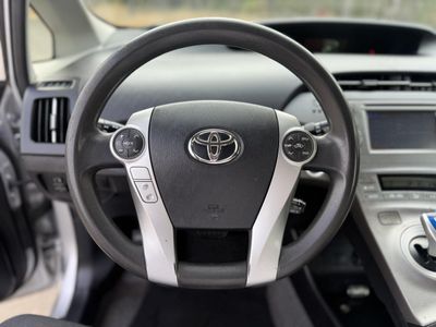 2015 Toyota Prius — photo 18 view