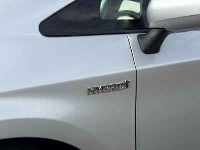 2015 Toyota Prius — photo 9 view