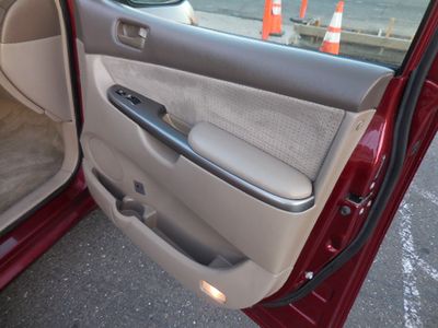 2008 Toyota Sienna — photo 14 view