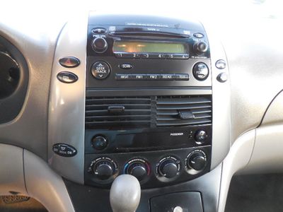 2008 Toyota Sienna — photo 18 view