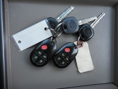 2008 Toyota Sienna — photo 23 view