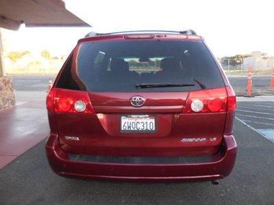 2008 Toyota Sienna — interior view