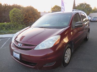 2008 Toyota Sienna — photo 7 view