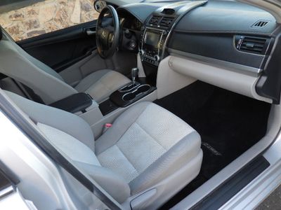 2012 Toyota Camry — photo 11 view