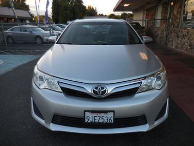 2012 Toyota Camry — photo 8 view