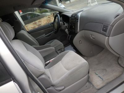 2007 Toyota Sienna — photo 10 view