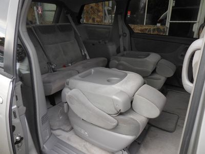 2007 Toyota Sienna — photo 11 view