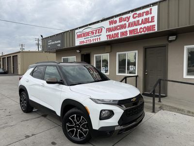2021 Chevrolet Trailblazer in White — front three-quarter view