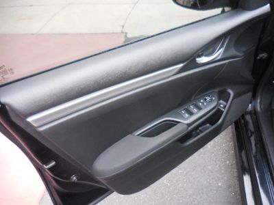 2016 Honda Civic — photo 15 view