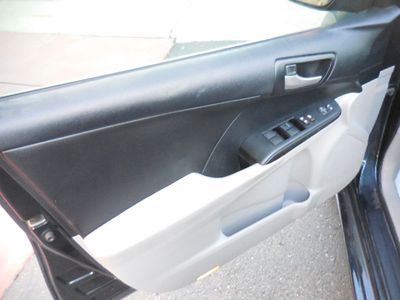 2013 Toyota Camry — photo 15 view