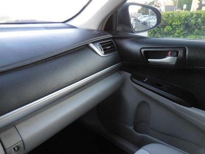 2013 Toyota Camry — photo 22 view