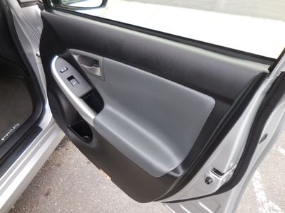 2013 Toyota Prius Four — photo 13 view