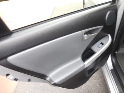 2013 Toyota Prius Four — photo 14 view