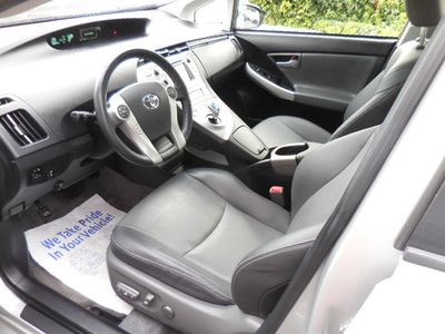 2013 Toyota Prius Four — photo 9 view