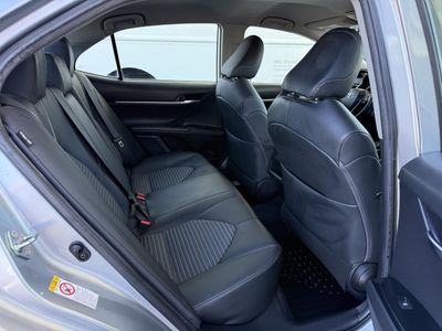 2019 Toyota Camry — photo 14 view