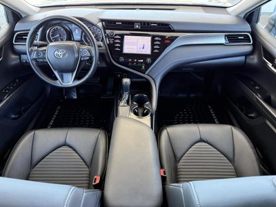 2019 Toyota Camry — photo 11 view
