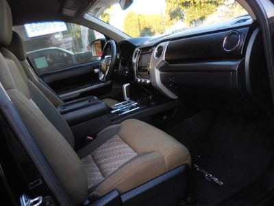 2018 Toyota Tundra — photo 14 view