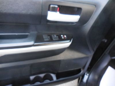2018 Toyota Tundra — photo 16 view