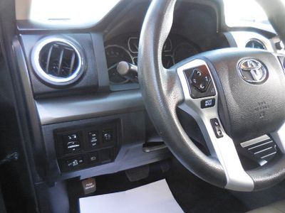 2018 Toyota Tundra — photo 17 view