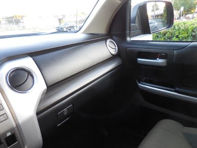 2018 Toyota Tundra — photo 24 view
