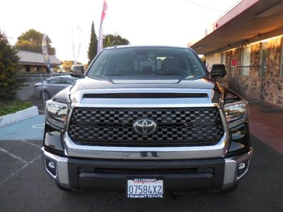 2018 Toyota Tundra — photo 8 view