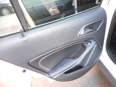 2016 Mercedes-Benz GLA — photo 12 view